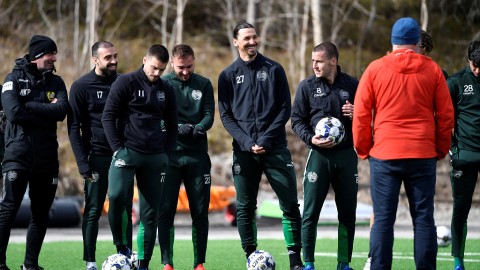 巴西对希腊比分预测：新老交替阵痛浇灭桑巴锋芒？赛场悬念见真章