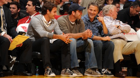 追忆体坛传奇同框：费德勒桑普拉斯空降湖人主场，与科比加索尔的梦幻交集