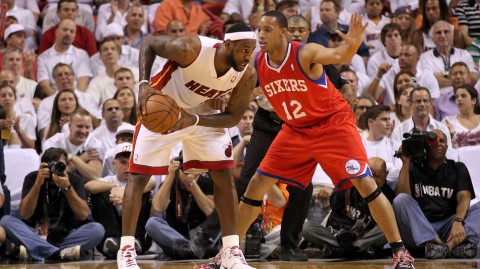 回首二零一一：热火三巨头与费城青年军的热血首轮对决