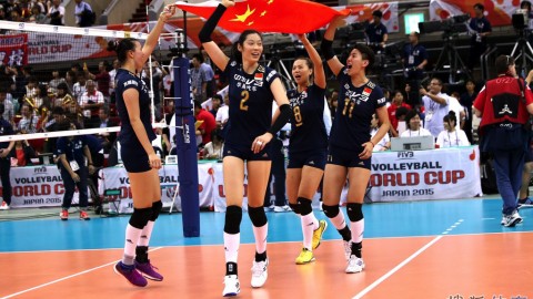 巴尔韦德22分钟戴帽击穿蓝月防线，皇马主场3-0大胜曼城抢占晋级先机