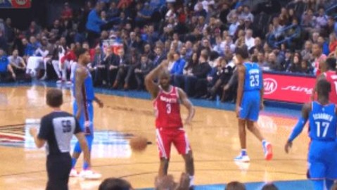 从赵睿冲撞到潘江辱骂：篮球场上球员打裁判的代价与警示